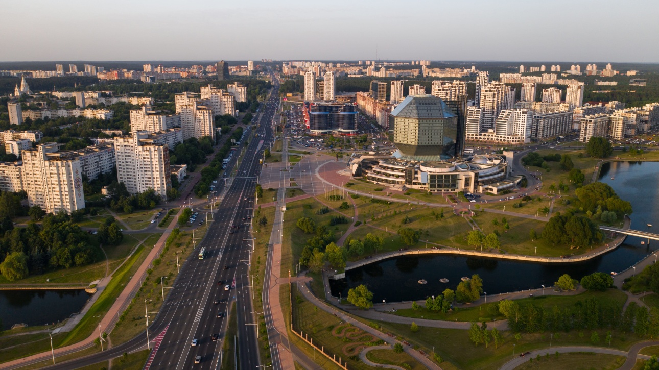 view_from_roof_national_library_minsk_sunset_belarus_public_building (2).jpg