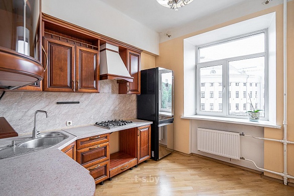 Продажа трехкомнатной квартиры, Минск, Купалы ул., 17